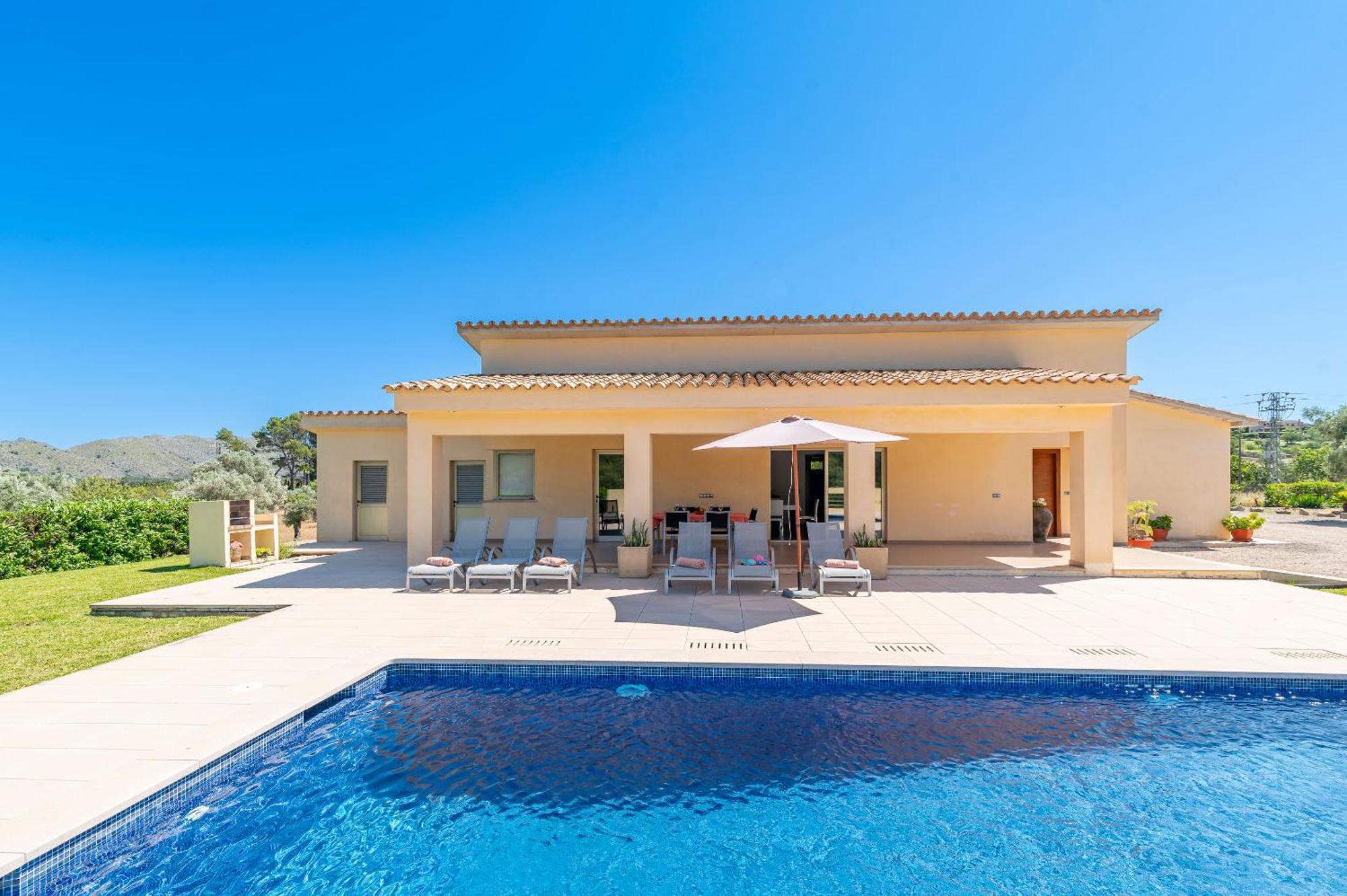 Villa Malagarba D'enmig By Sealand Pollença